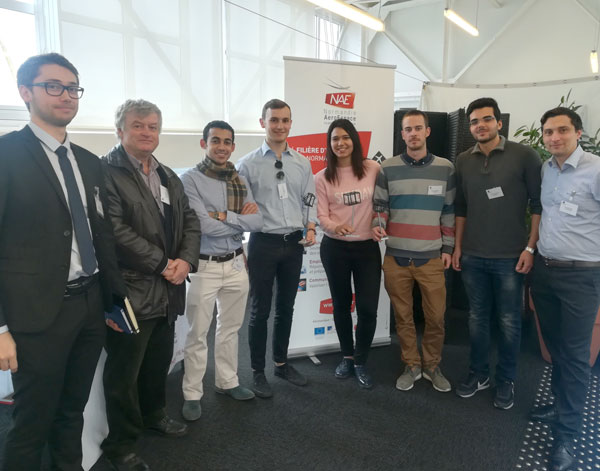 Photo des 4 étudiants en mobilité entrante avec leurs accompagnateurs lors de la première phase du challenge à Rouen