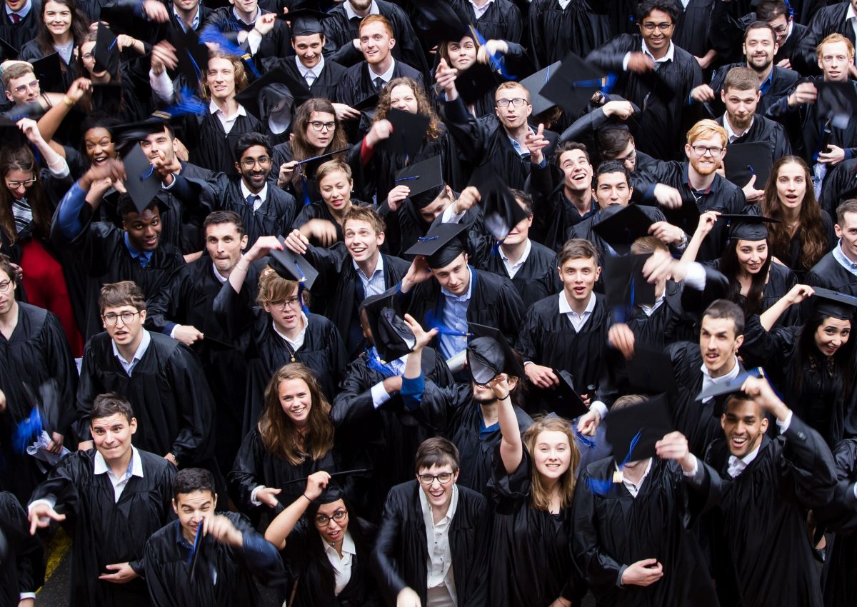 Photo groupée des diplômés de la promo 2018 de Supméca