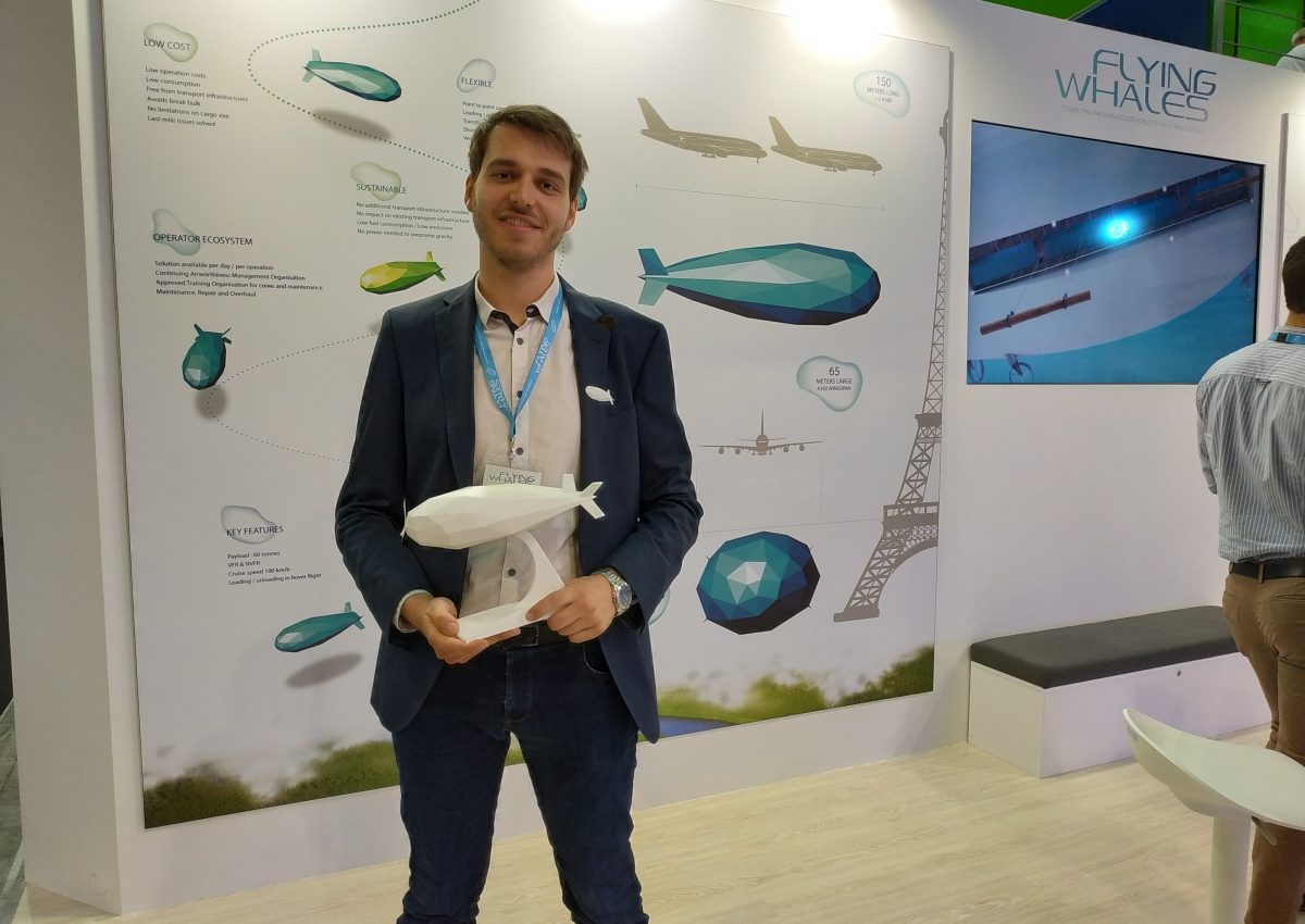 Nicolas Weisse, ancien de Supméca au Salon du Bourget, sur le stand de Flying Whales