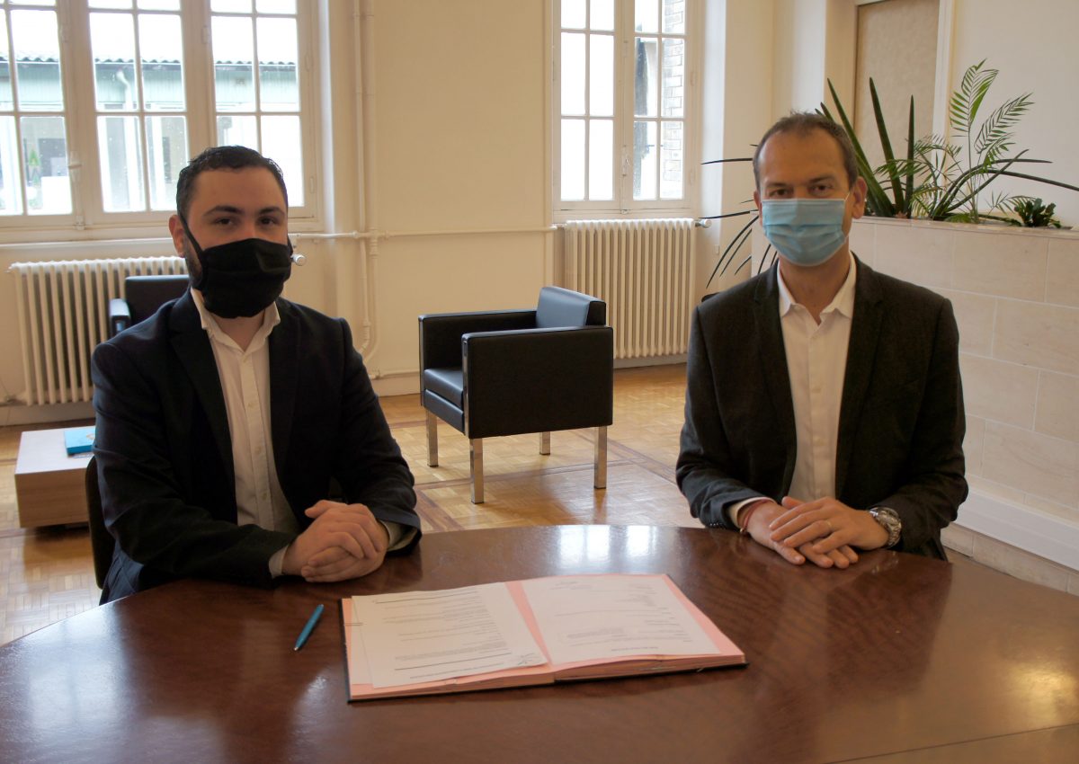 Cyrus Farokhinia et Philippe Girard ensemble pour la signature d'une convention d'incubateur