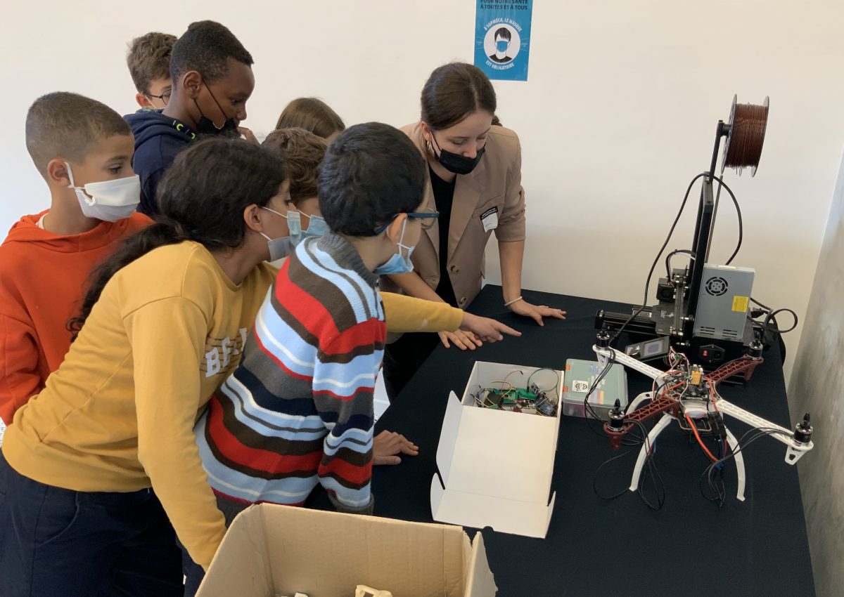 Atelier robotique pour les enfants lors de la fête de la science