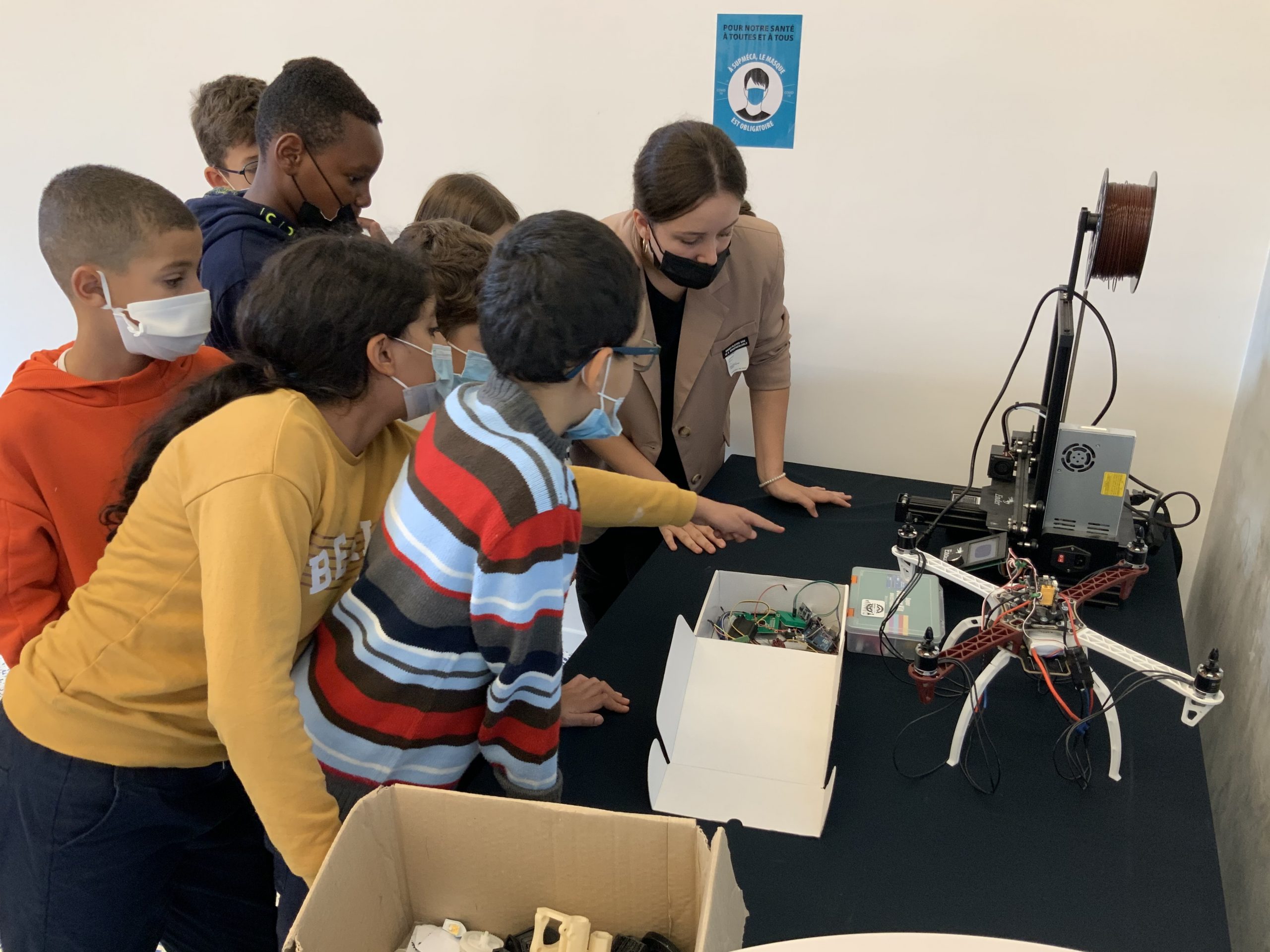Atelier robotique pour les enfants lors de la fête de la science